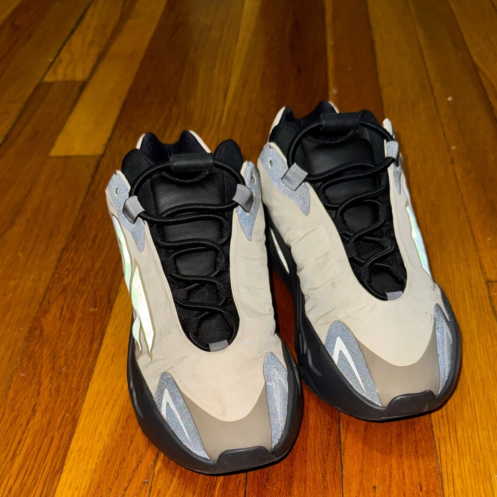 Adidas Yeezy 700 MNVN Shoes Size 7.5 Mens/9Women's Geode/Black GW9526 YZY 700